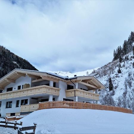Apartments Alpenpanorama, Neustift ノイシュティフト・イム・シュトゥーバイタール エクステリア 写真