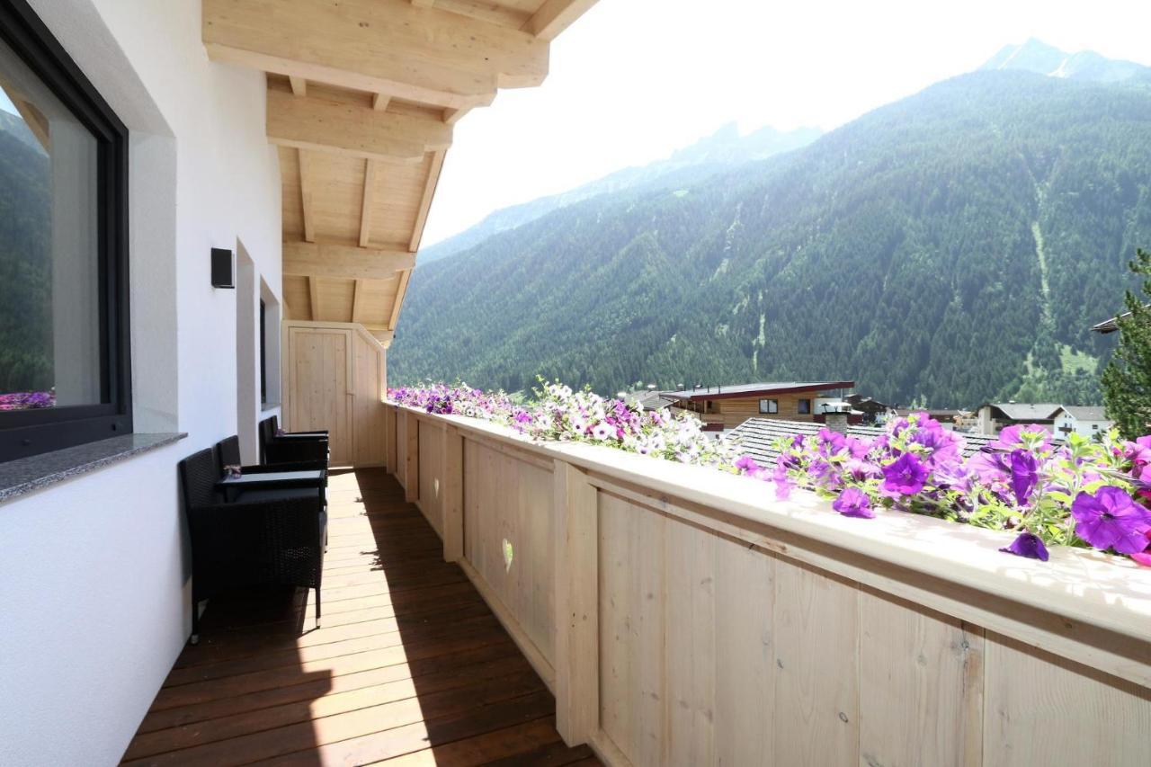 Apartments Alpenpanorama, Neustift ノイシュティフト・イム・シュトゥーバイタール エクステリア 写真