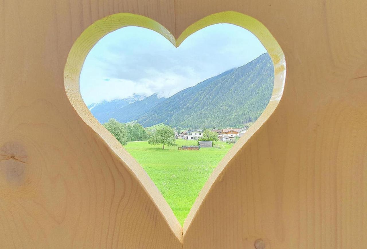 Apartments Alpenpanorama, Neustift ノイシュティフト・イム・シュトゥーバイタール エクステリア 写真